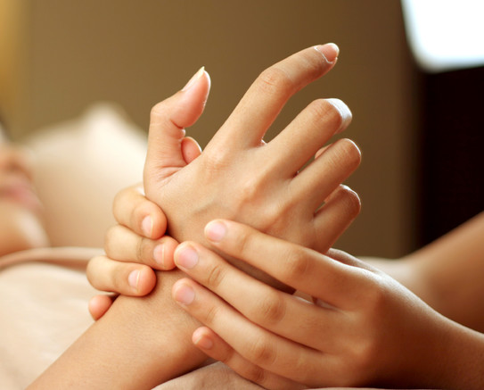 AMBER HAND TREATMENT